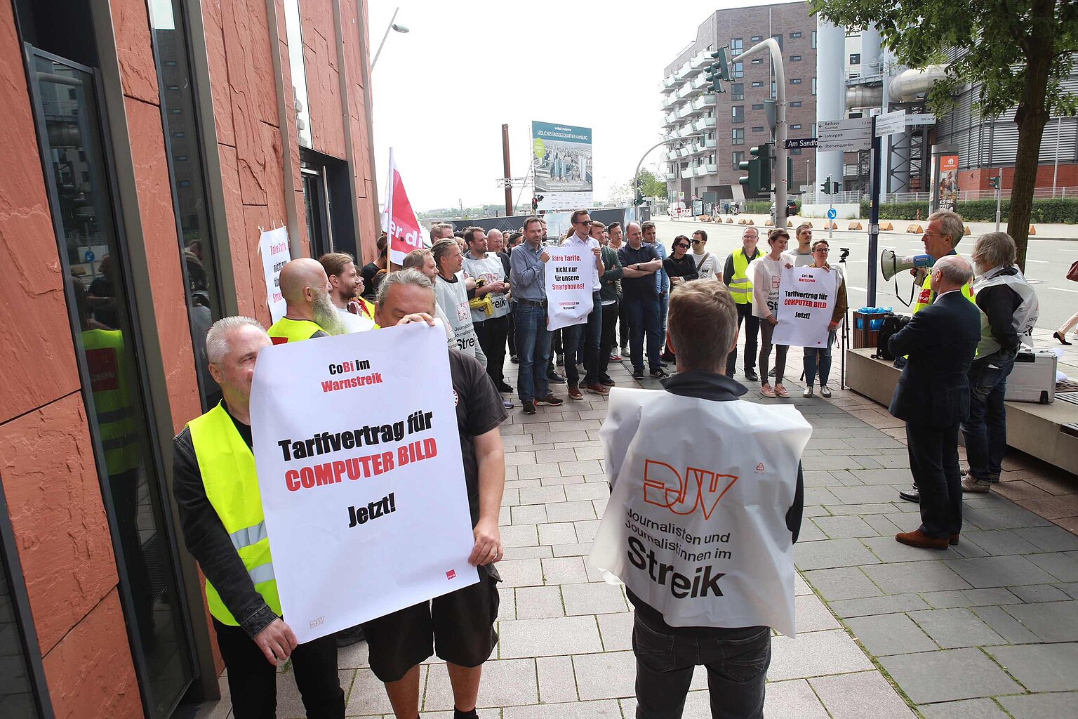  – Kundgebung am Sumatrakontor (Foto: Florian Büh)