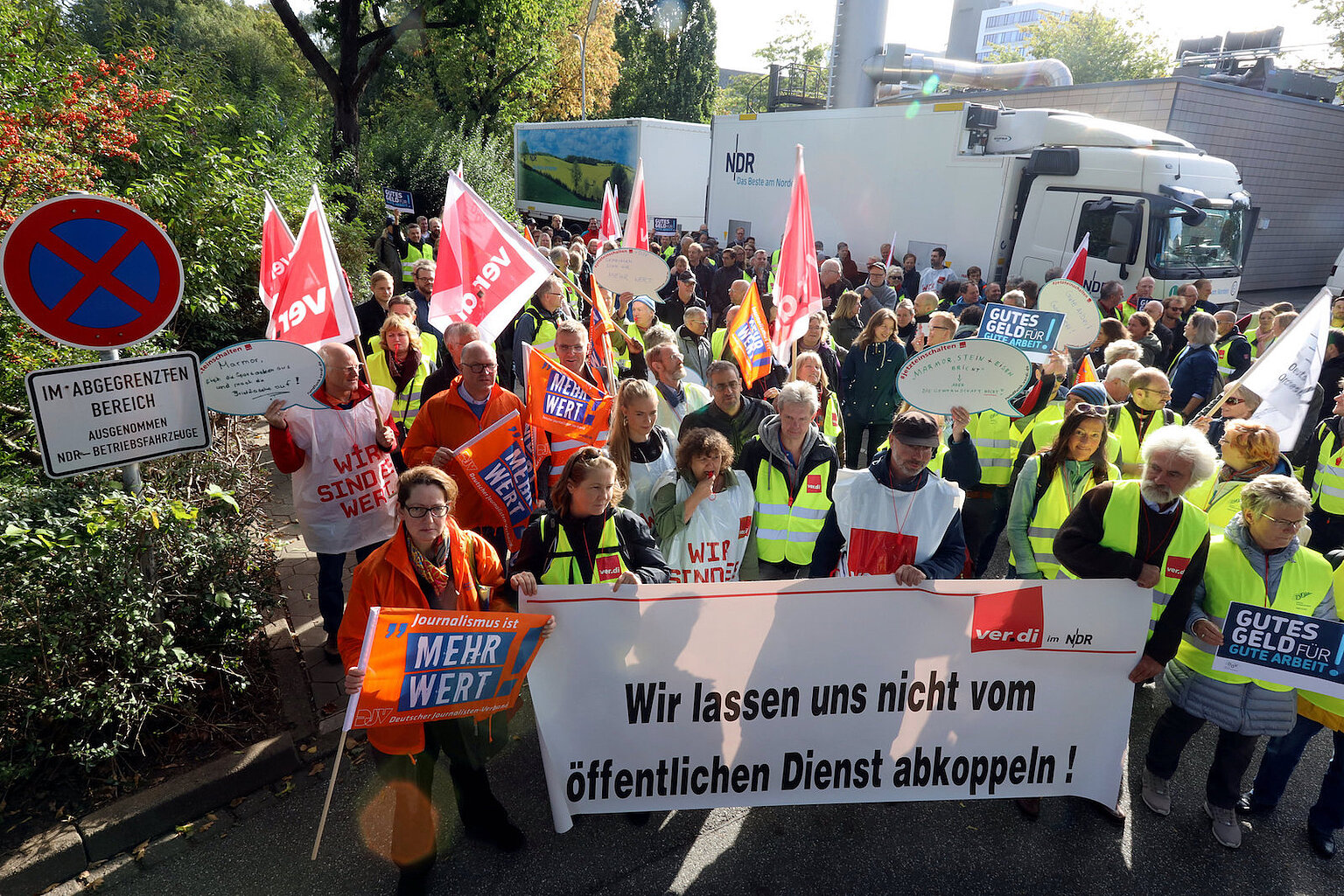 Warnstreik im NDR Foto: Florian Büh – Warnstreik im NDR Foto: Florian Büh