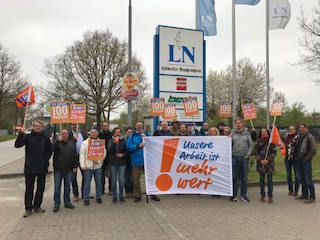  – Foto: Cosima Künzel. Redakteurinnen und Redakteure der Lübecker Nachrichten im Warnstreik